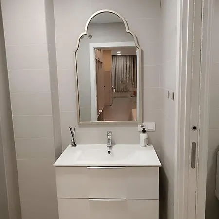 Vial 1 Apartment *