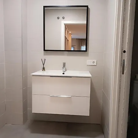 Apartment Vial 1 *